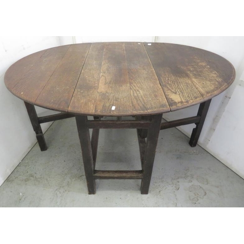 33 - C18th Oak Drop Flap Gate Leg Table approx. 99cm W x central section 43cm D, leaves approx. 45cm, tot... 