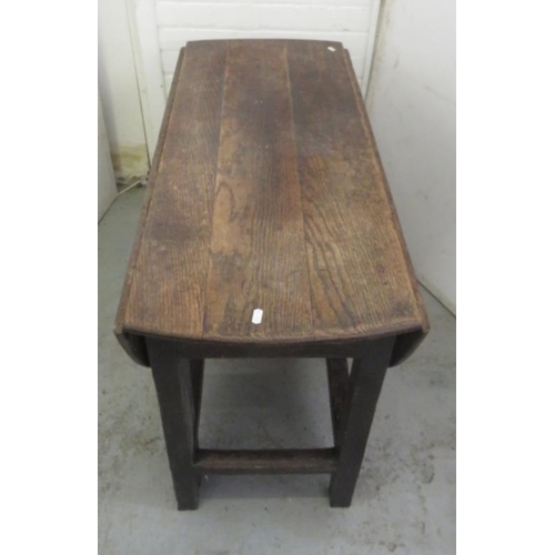 33 - C18th Oak Drop Flap Gate Leg Table approx. 99cm W x central section 43cm D, leaves approx. 45cm, tot... 