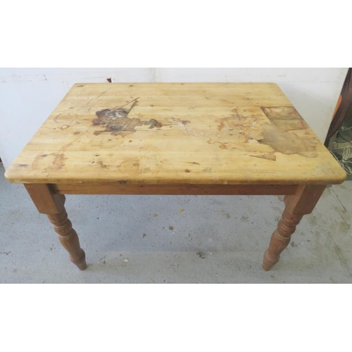 35 - Farmhouse Style Pine Kitchen Table/Dining Table approx. 121cm x 86cm x 77cm H (A7)