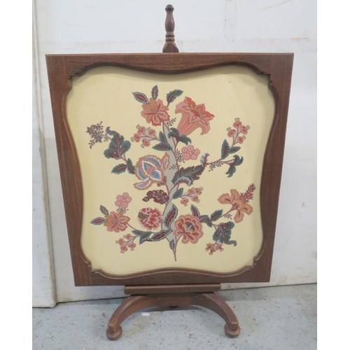 299 - Wooden Fire Screen with painted floral centre approx. 56cm W x 81cm H (A6)