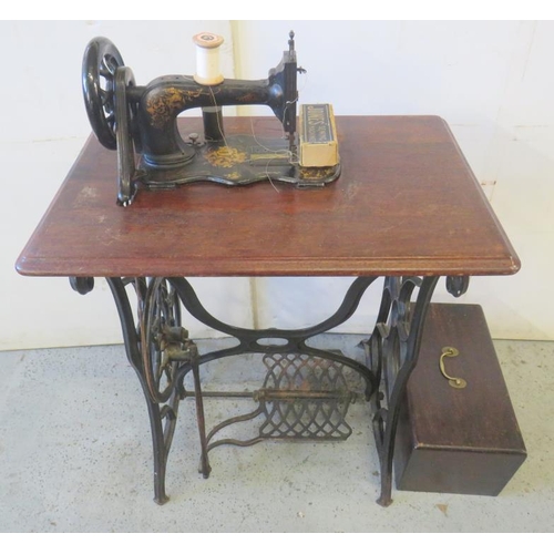 56 - Treadle Singer Sewing Machine on cast iron base approx. 42cm W x 65cm x 74cm H (A1)