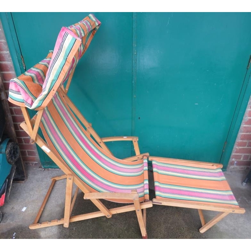 2185 - Vintage Deck Chair with footrest & canopy cover