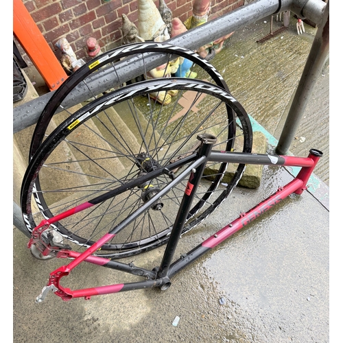 Genesis Equilibrium 20 (Reynolds Butted Frame Tubes) & 2 bike wheels ...