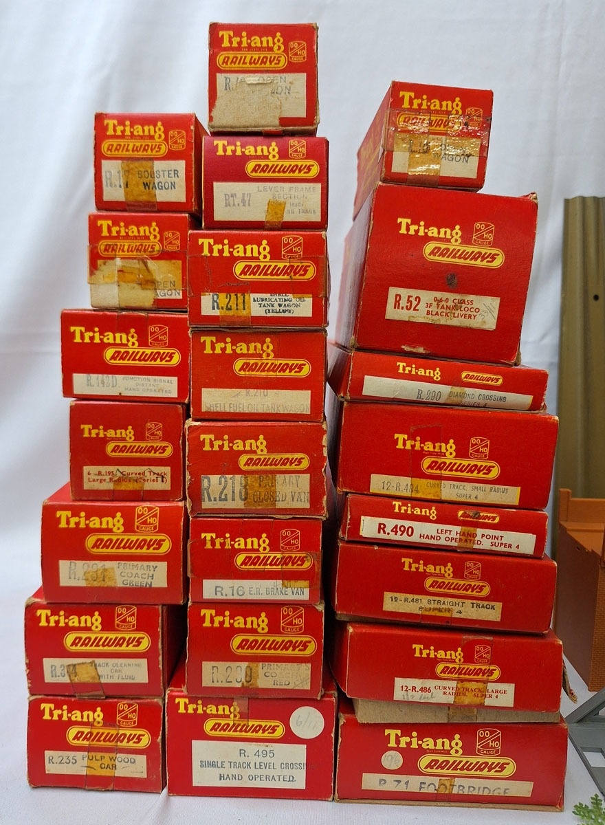 1960s Tri-ang Railways R52 Class 3F Tank Loco Black, R152 BR Green ...