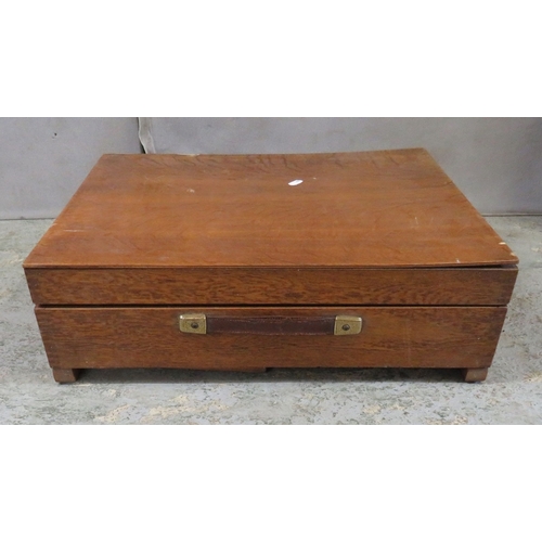 Golden Oak Box, interior with 2 sprung floral cushions to interior ...
