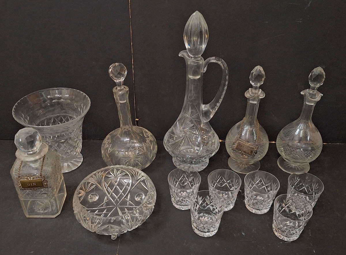 Glassware incl. cut crystal claret jug, decanters (2 with tags), set of ...