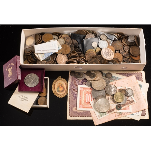 574 - Selection of British and world coins: including 1921 Pearce dollar, 1860 dime, S mint mark, 1935 and... 