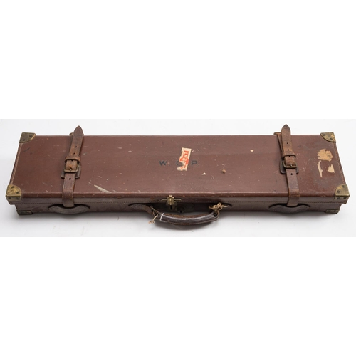 59 - An early 20th century leather leg o' mutton gun case: initialed HAB' together with a leather gun cas... 