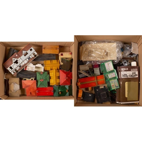 1018 - Wills Finecast and others. A Collection of built and part built OO/HO scale building kits and landsc... 