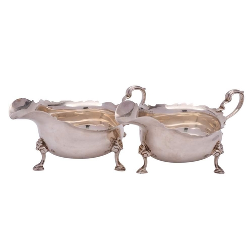 17 - A pair of George V Britannia silver sauce boats, maker Goldsmiths & Silversmiths Co Ltd, London, 193... 