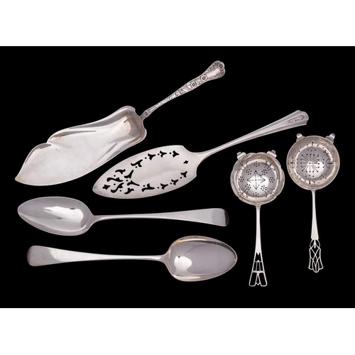 290 - A pair of George III silver Old English pattern tablespoons, maker Robert Rutland, London, 1812: tog... 