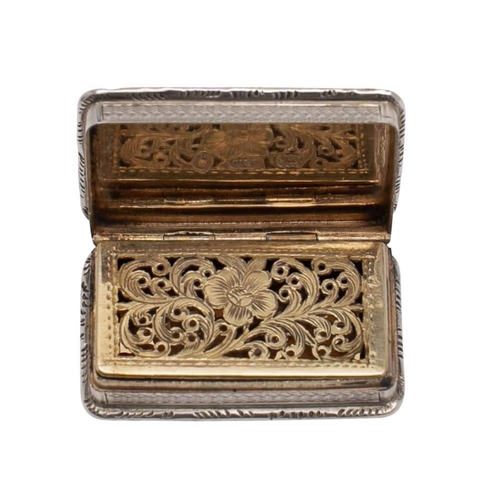 313 - A William IV silver castle top vinaigrette,  maker Taylor and Perry, Birmingham, 1836: of rectangula... 