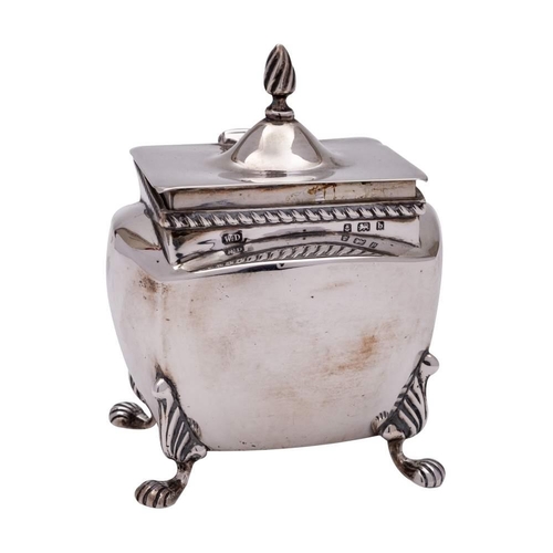 33 - An Edward VII silver tea caddy, maker William Davenport, Birmingham, 1901: of rectangular outline, w... 