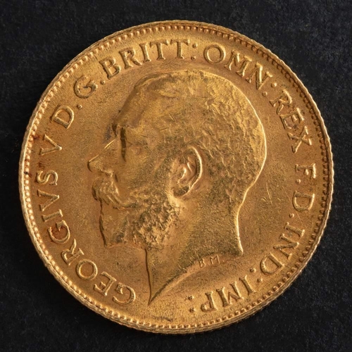 402 - A George V half sovereign gold coin, 1913,: diameter ca. 19.3mms, total weight ca. 4gms.