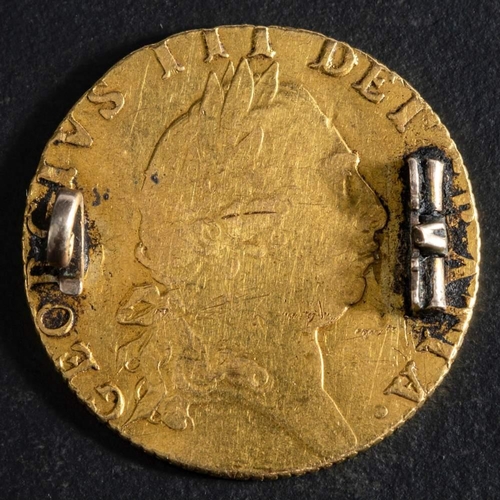 409 - A George III Spade Guinea 1793 coin,: with brooch mounts to verso, diameter ca. 24.8mms, total weigh... 