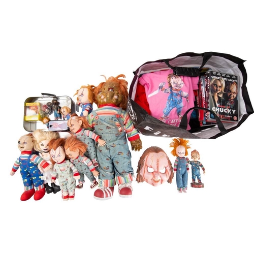 1354 - A collection of 'Child's Play' film franchise collectables: including 'Chucky' and 'Tiffany' soft pl... 