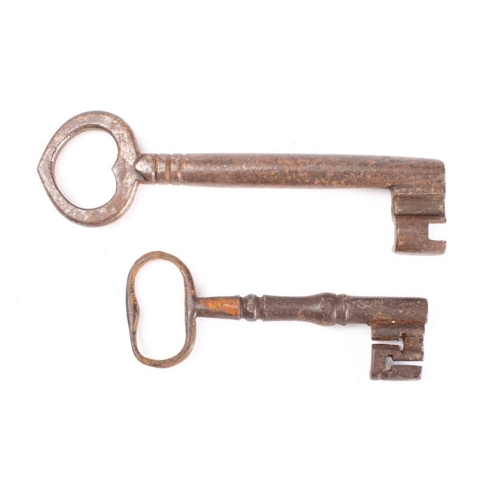 165 - Two 19th century French keys: 12cm and 16cm long (2)