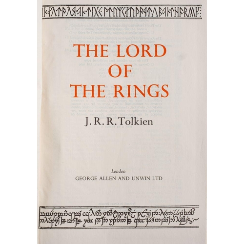 392 - TOLKIEN, J.R.R - The Lord of the Rings : org. pictorial black cloth in a box with the title on the u... 