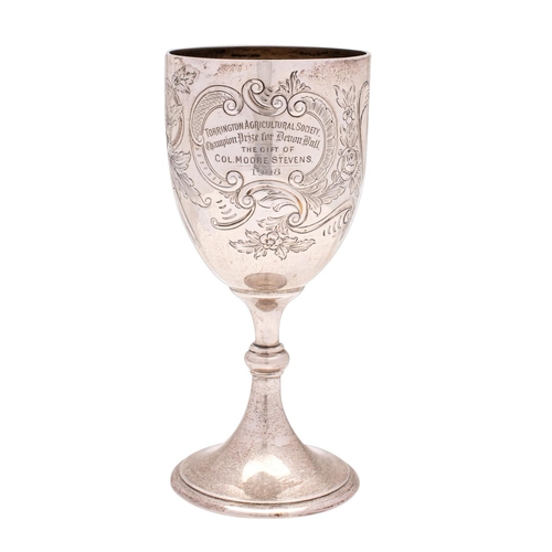 2097 - An Edward VII silver trophy cup, maker Edward Barnard & Sons, London, 1907 inscribed, with embossed ... 