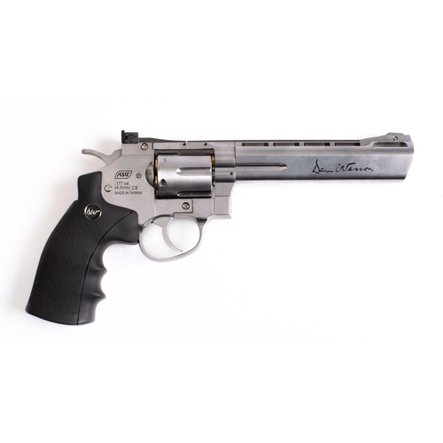 118 - A Dan Wesson .177 calibre CO2 air pistol revolver: serial number ' 14M52712' 6 inch barrel with  .35... 