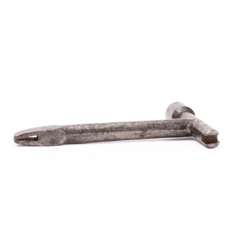 999 - A GWR steel carriage door key stamped shaft as per title, 10 cm.