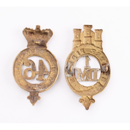 421 - 46th Regiment of Foot (South Devonshire) Glengarry badge with Queen's crown, together with a 1st Dev... 