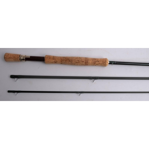 586 - A David Norwich 'Norwich M400-XL' 10 foot #7/9 three piece rod,  No.1486 in original bag and case.