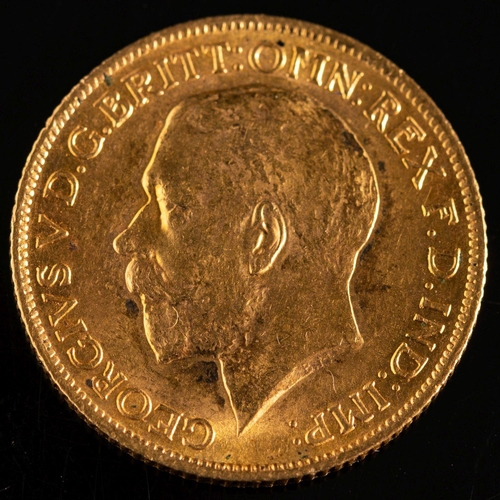 720 - A George V 1914 sovereign.