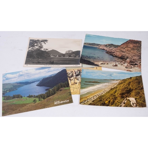 685 - A collection of early 20th century and later British topographical postcards: including Scotland, Ox... 