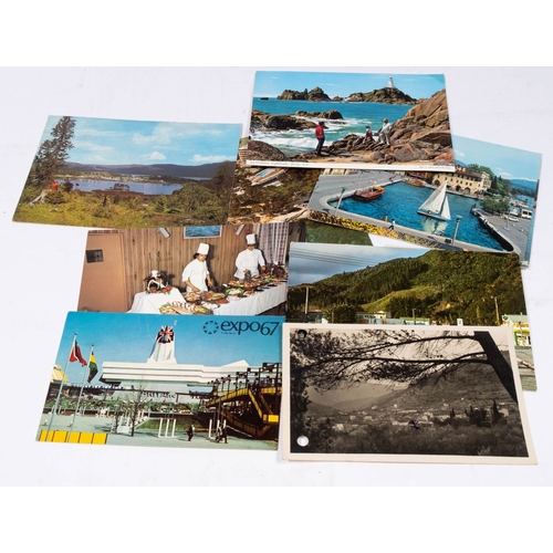 690 - A large quantity of late 20th century topographical postcards, mainly foreign, some GB etc in two bo... 