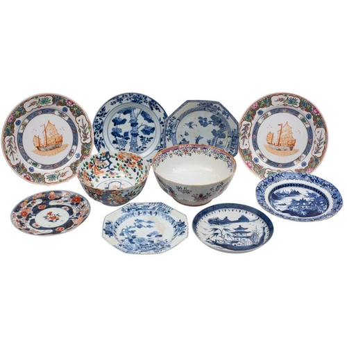 102A - A mixed lot of Chinese porcelain including a famille verte bowl, a famille rose bowl, a group of blu... 