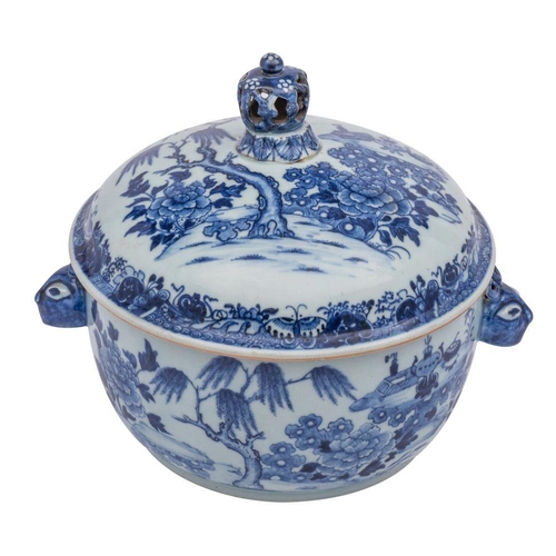 125 - A Chinese export blue and white circular tureen and cover with coronet finial and animal mask head h... 