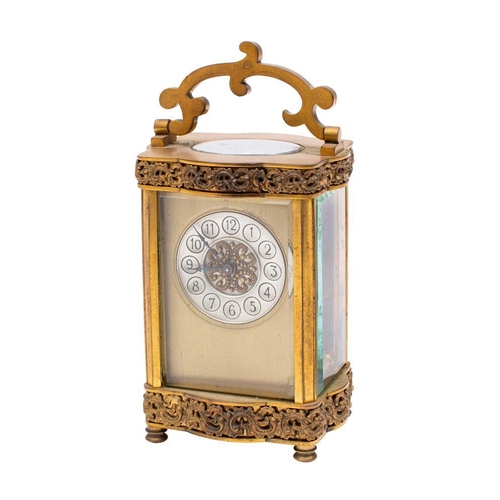 620 - An Edwardian French carriage clock the eight-day duration timepiece movement having a platform lever... 