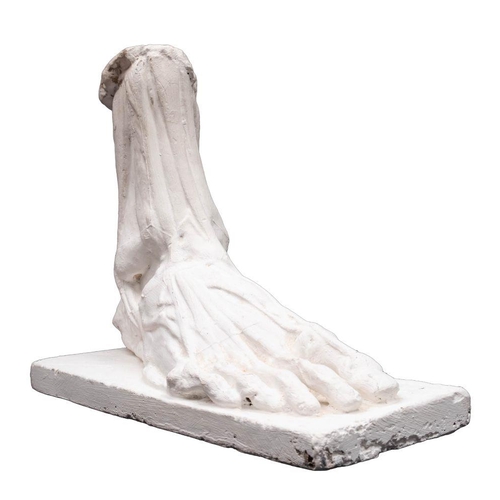 901 - A plaster anatomical model of an écorché foot, early 20th century, painted white, on integral rectan... 