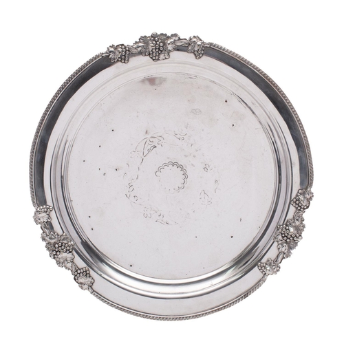 2019A - A 20th century Sheffield plated salver, the gardooned rim with brunches of grapes, 30cm diameter, no... 