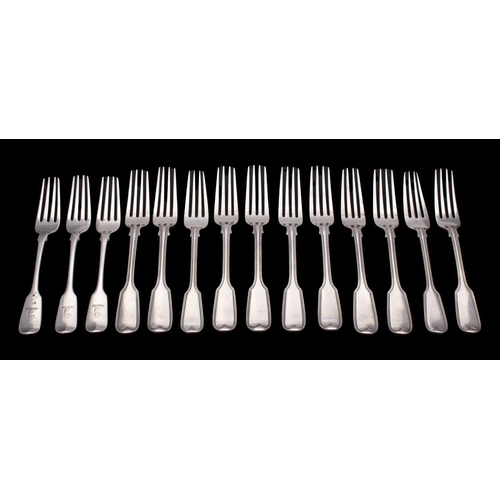 2065 - A set of nine silver dessert forks,  maker Joseph and Albert Savory, London 1865, Fiddle and Thread ... 