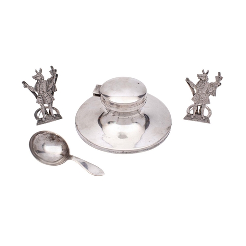 2109 - A pair of George V silver Trusty Servant menu holders, F J Ross & Sons (Frederick James Ross), Londo... 