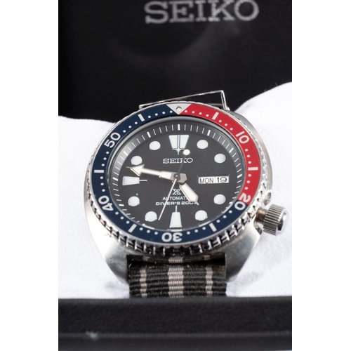 2296 - Seiko Sports a stainless-steel gentleman's Diver's wristwatch the black dial with day/date aperture,... 