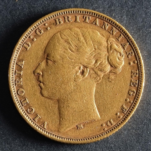 2412 - An 1880 Victorian Gold Sovereign of Melbourne Mint.