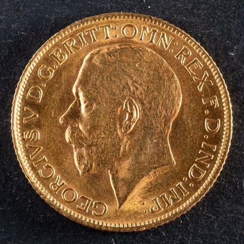 2440 - A George V gold sovereign coin, dated 1914, diameter ca. 22mms, total weight ca. 8gms.