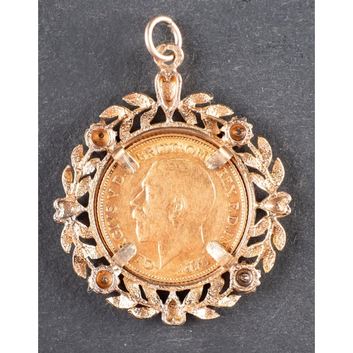 2473 - A George V half sovereign gold coin, dated 1913, diameter ca. 19mms, in 9ct gold pendant mount set w... 