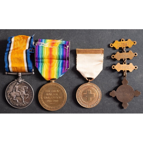 211 - A WWI pair to 'S Nurse E M Bailey',together with British Red Cross 1914-18 War Service Medal and St ... 