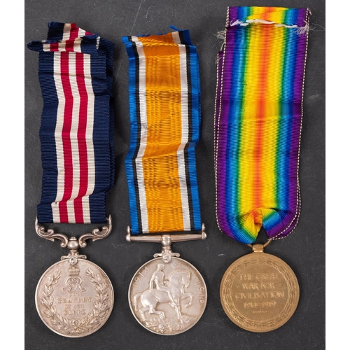 337 - A WWI Military Medal group of three to '202155 Pte W J Couch R 4/R Berks R', Military Meda , War Med... 