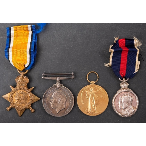 364 - A WWI  group of four to '2033 Pte C E Harris 1/2 Mon R', 1914 Star, War Medal, Victory Medal and Edw... 