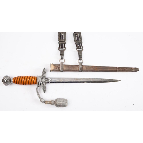 731 - A Third Reich Period First Pattern Luftwaffe Officer's Dress Dagger, the straight double edge blade ... 