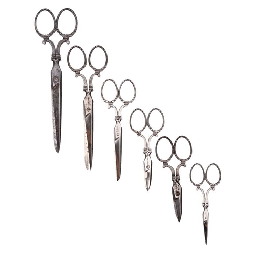 530 - A cased set of six Georgian steel graduated scissors, maker Thornhill, retailed by J C Vickery, Rege... 