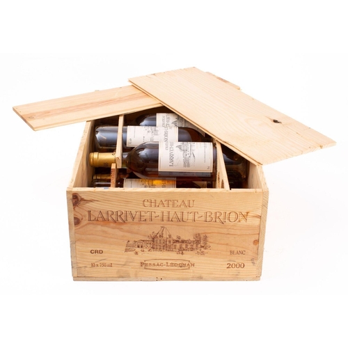 846 - Chateau Larrivet Haut Brion Blanc Pessac Leognan , 2000: nine bottles. owc.