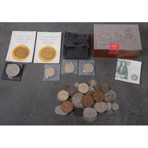 576 - A collection of British coins including 1891 crown, 1890 double florin, 1826 shilling, with £5 coins... 