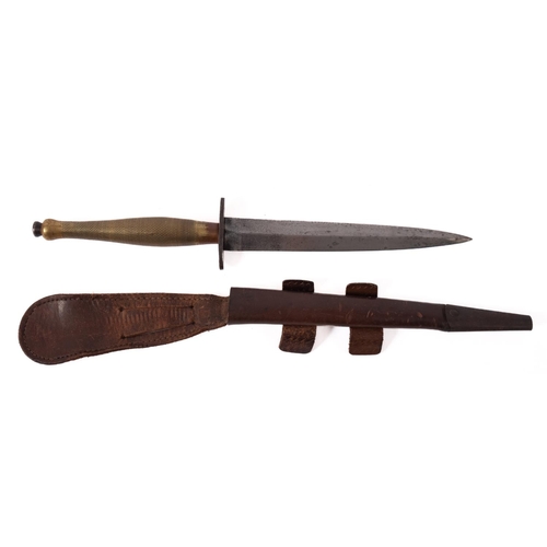 127 - A WWII Fairbairn Sykes Fighting Knife, Second Pattern, maker Wilkinson Sword, London, the straight d... 