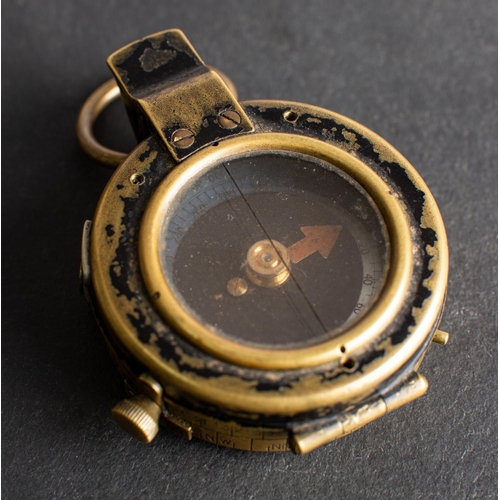 168 - A WWI period Vernier compass, serial number 123651 and dated '1918'.